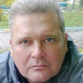 Илья Емельянов