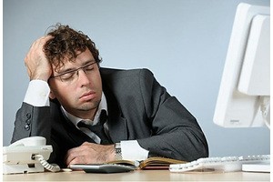 Почему менеджер онлайн-магазина спит на рабочем месте?