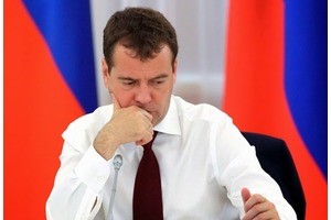 Рейтинг Медведева пошел вниз