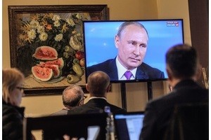 Путин: «Рубль стабилен, доходы снижаются»