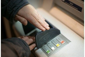 Банкоматы выдают фальшивые купюры по 5000 рублей