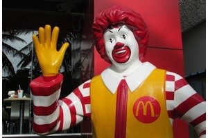 ​В Госдуме предлагают считать McDonald’s иностранным агентом