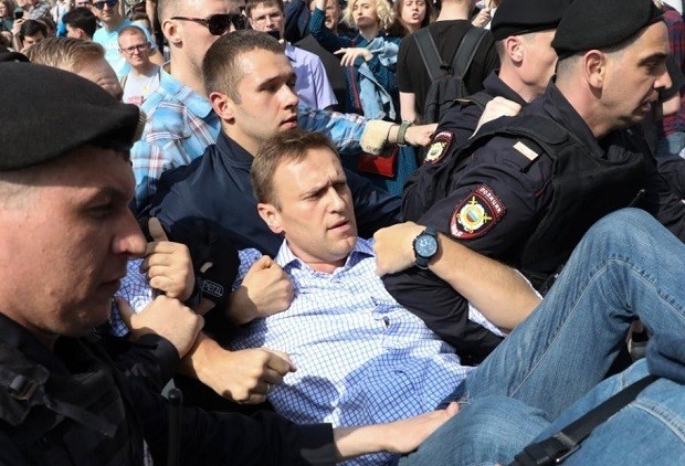 Протестные акции в городах РФ: около 1600 задержанных