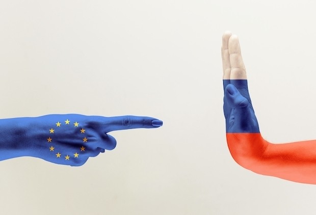 США и ЕС ввели новые санкции против России. Новости экономики