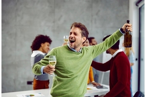 Шпаргалка для карьериста: как вести себя на корпоративе