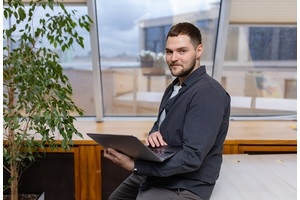 Аутсорсинг vs аутстаффинг: какой подход выбрать для ИТ-проектов