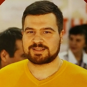 Роман Зайналов