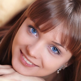 Анна Леонидова