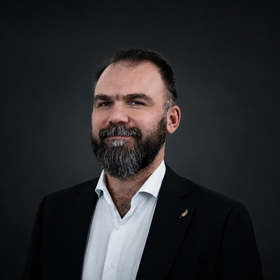 Виталий Упоров