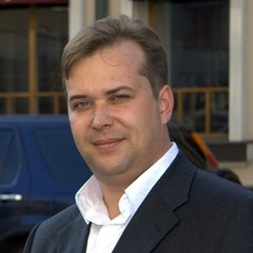 Денис Селюков