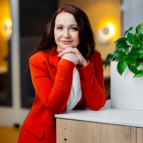 Анна Захарова