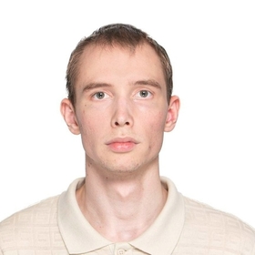 Роман Параев