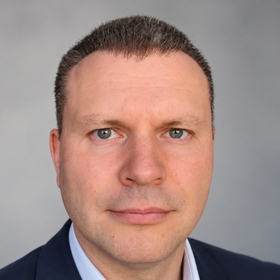 Максим Волков