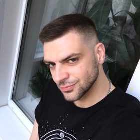 Александр Кузнецов