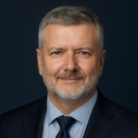 Максим Литвинов