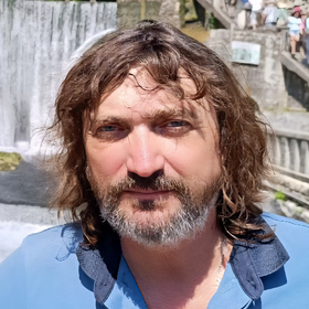 Дмитрий Казаринов